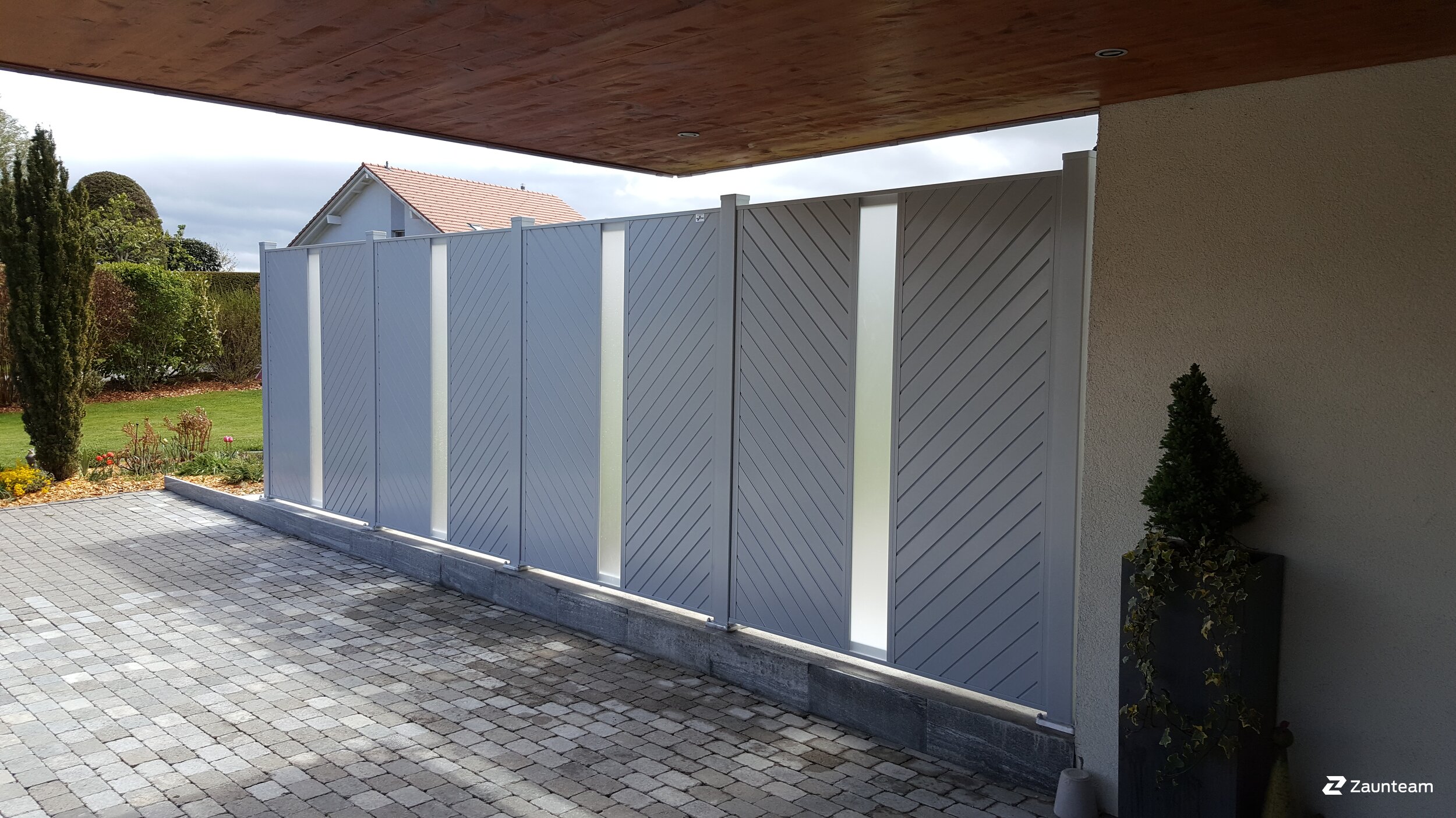 Protection brise-vue en aluminium de 2019 à 1080 Les Cullayes Suisse de Swissclôture Léman.