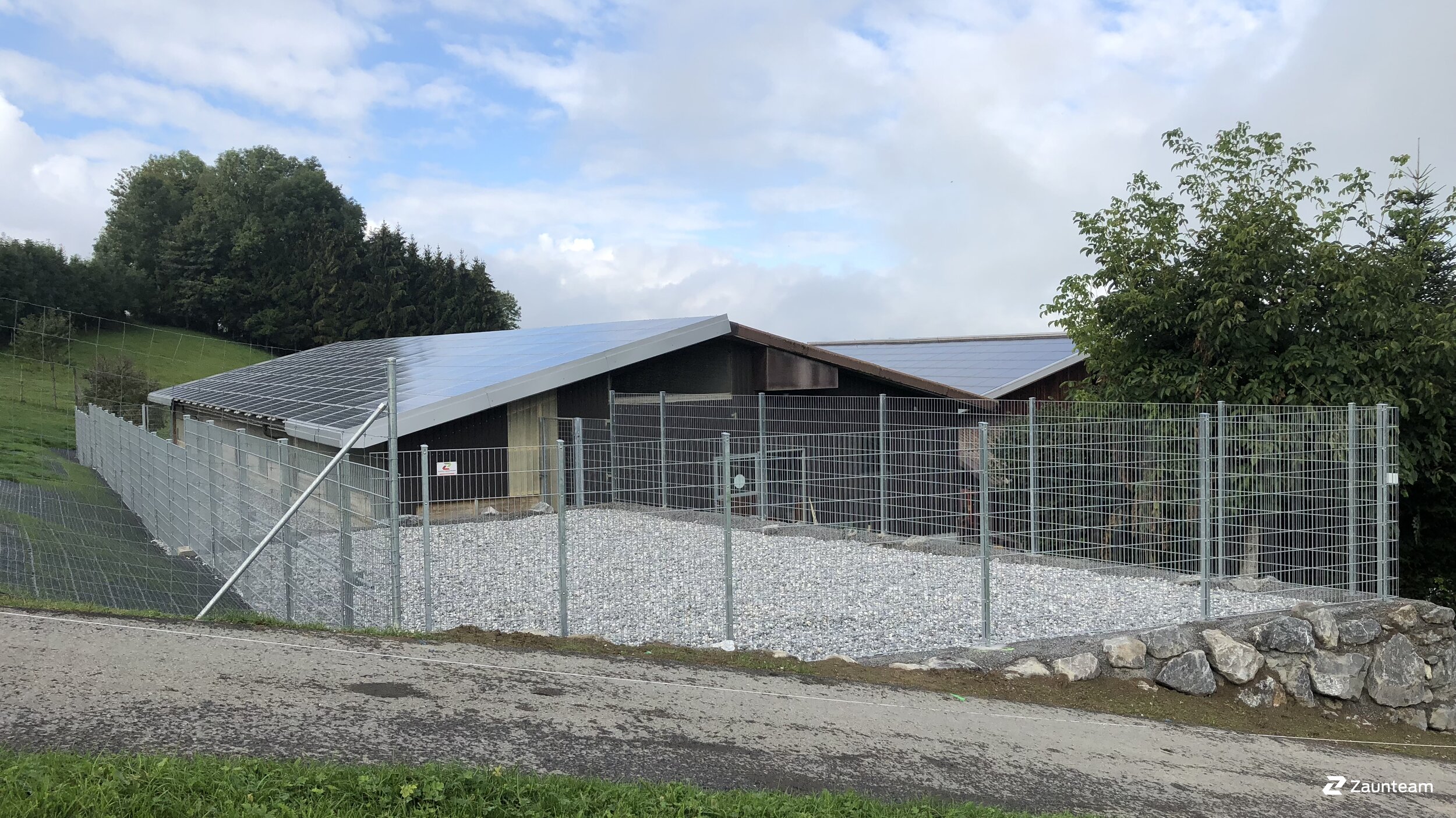 Clôture en panneau double fil de 2018 à 9044 Wald Suisse de Zaunteam Appenzellerland.