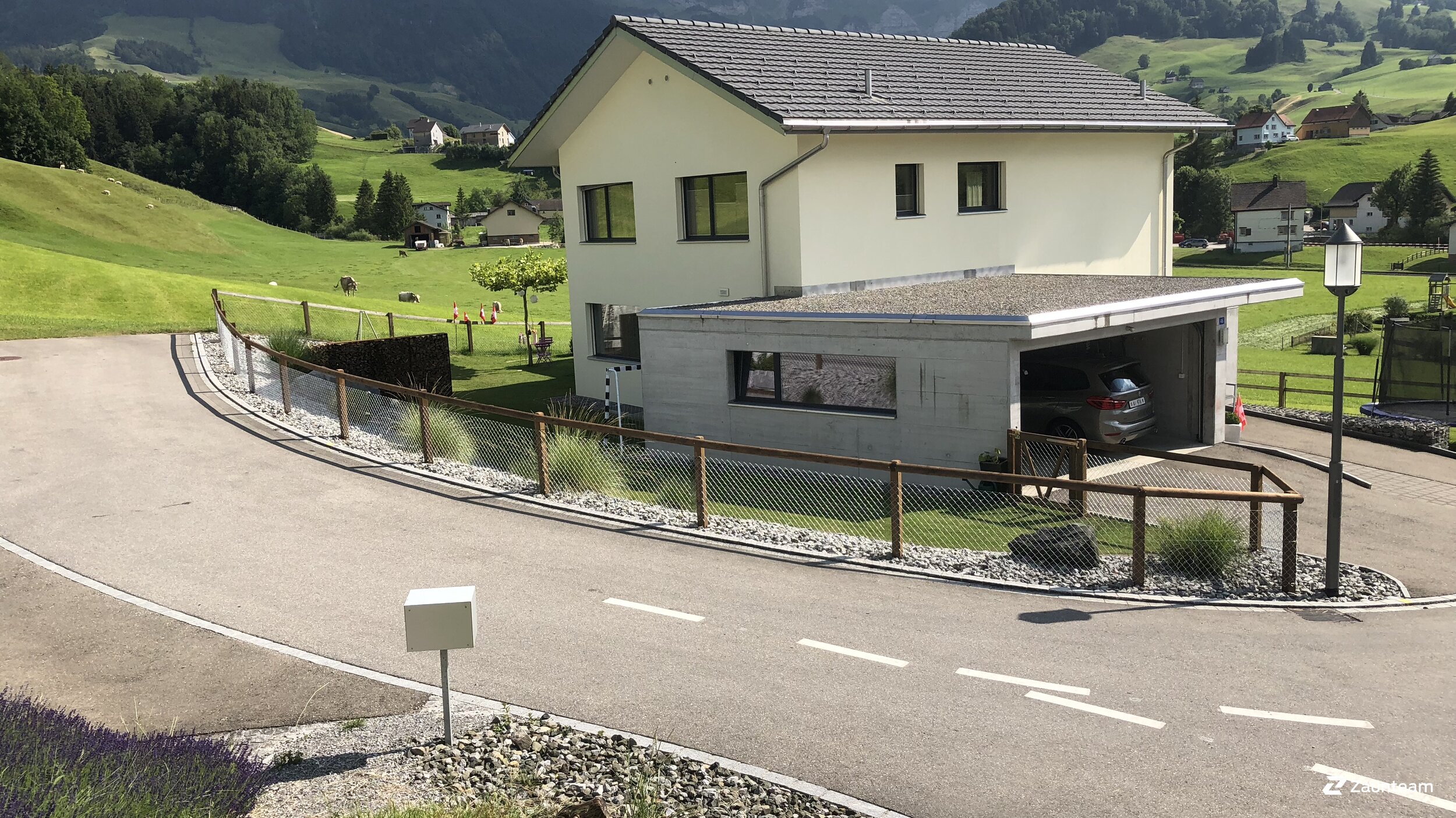 Clôture en lattes demi-rondes de 2018 à 9057 Weissbad  Schwende Suisse de Zaunteam Appenzellerland.