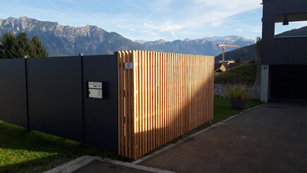 Protection brise-vue en bois de 2019 à 9472 Grabs Suisse de Zaunteam Werdenberg.