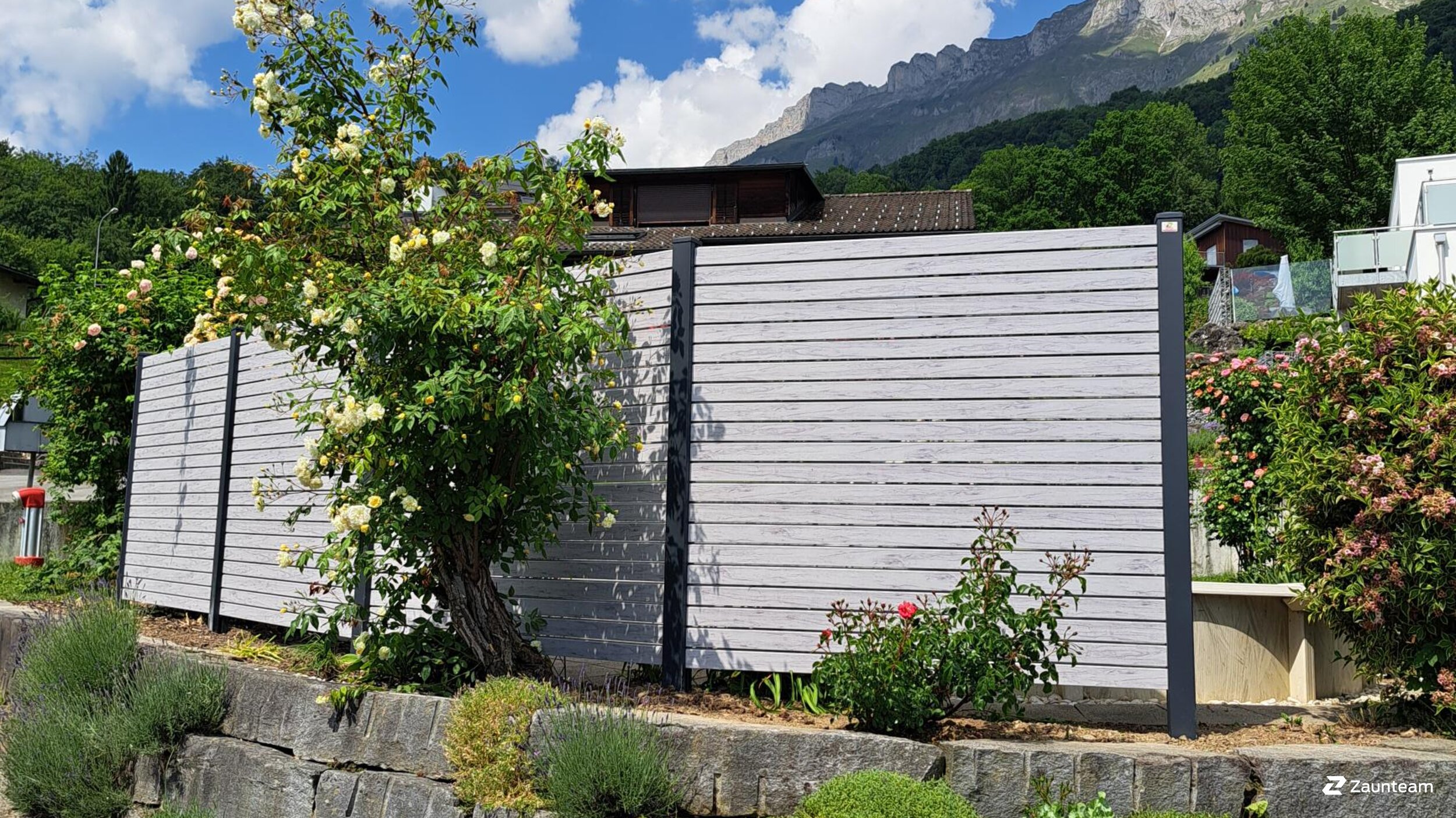 Aluminium Sichtschutz aus dem 2026 in 9468 Sax Schweiz von Zaunteam Werdenberg.