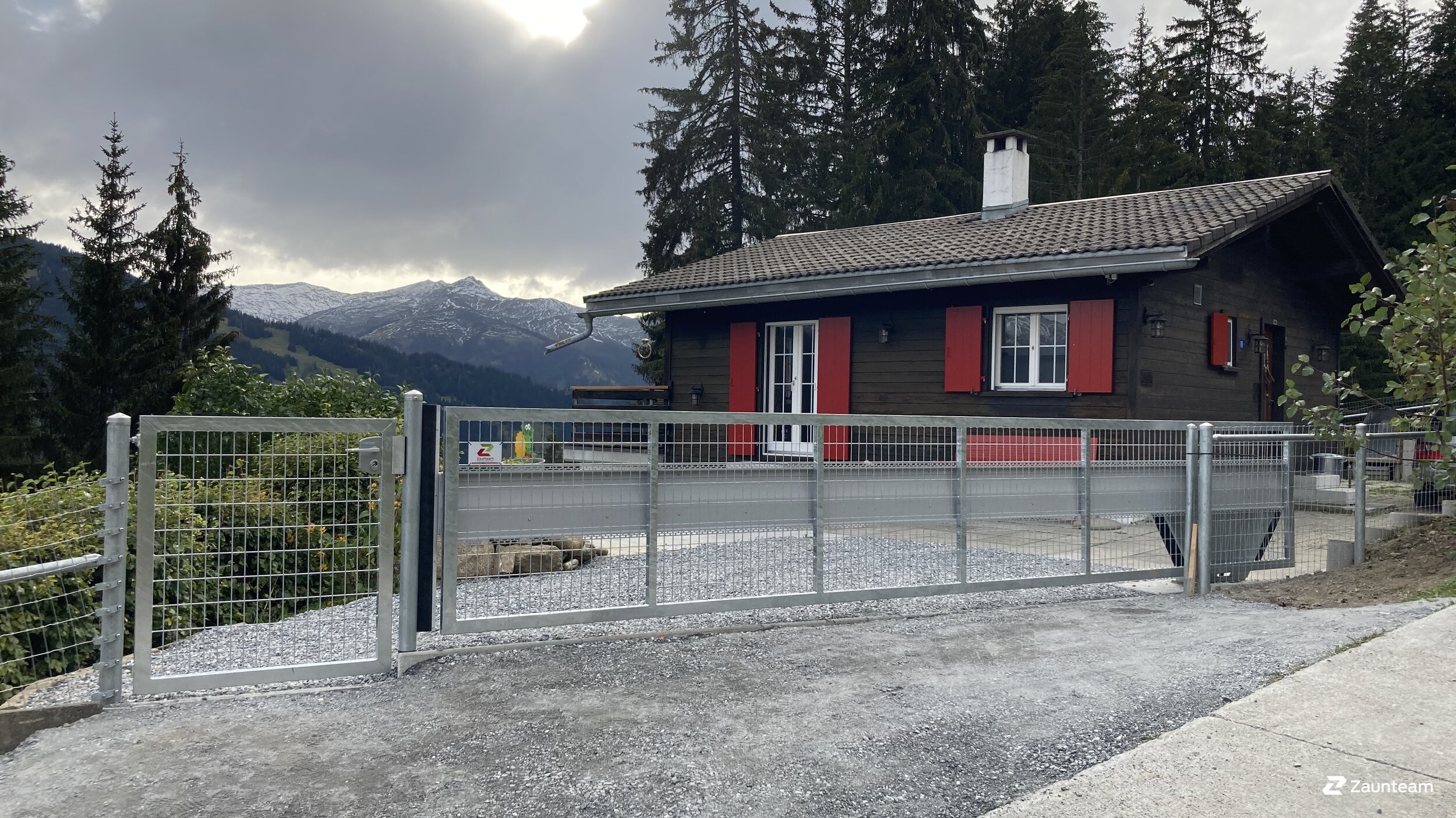 Automatische Tore aus dem 2021 in 7243 Pany Schweiz von Zaunteam Heidiland.