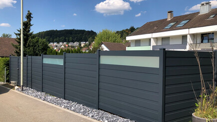 Protection brise-vue en aluminium de 2018 à 8486 Weisslingen Suisse de Zaunteam Neftenbach.