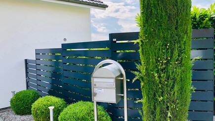 Protection brise-vue en aluminium de 2019 à 8185 Winkel Suisse de Zaunteam Neftenbach.
