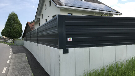 Lärmschutzzaun aus dem 2018 in 8645 Jona Schweiz von Zaunteam Linth.