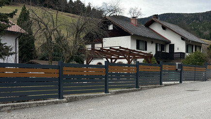 Protection brise-vue en aluminium de 2024 à 2631 Sieding-Stixenstein Autriche de Zaunteam Schneebergland.