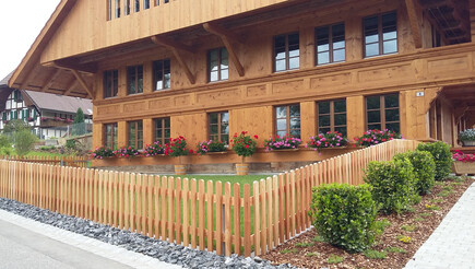 Protection brise-vue en bois de 2017 à 3037 Herrenschwanden Suisse de Zaunteam Spahni AG.
