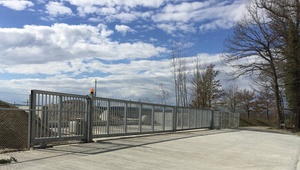 Zaunteam | Freitragendes Schiebetor aus Stahl