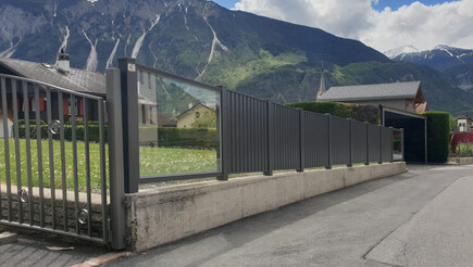 Clôture en aluminium de 2020 à 3970 Salgesch Suisse de Zaunteam Wallis / Swissclôture Valais.