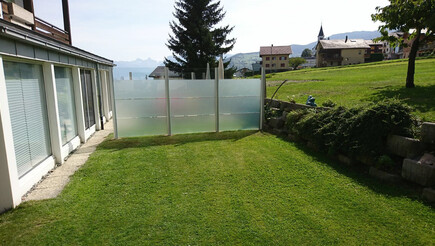 Protection brise-vue vitrée de 2017 à 3943 Eischoll Suisse de Zaunteam Wallis / Swissclôture Valais.