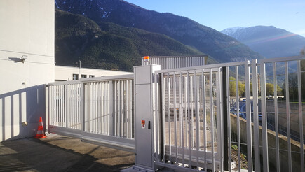 Portails automatiques de 2017 à 3900 Brig Suisse de Zaunteam Wallis / Swissclôture Valais.