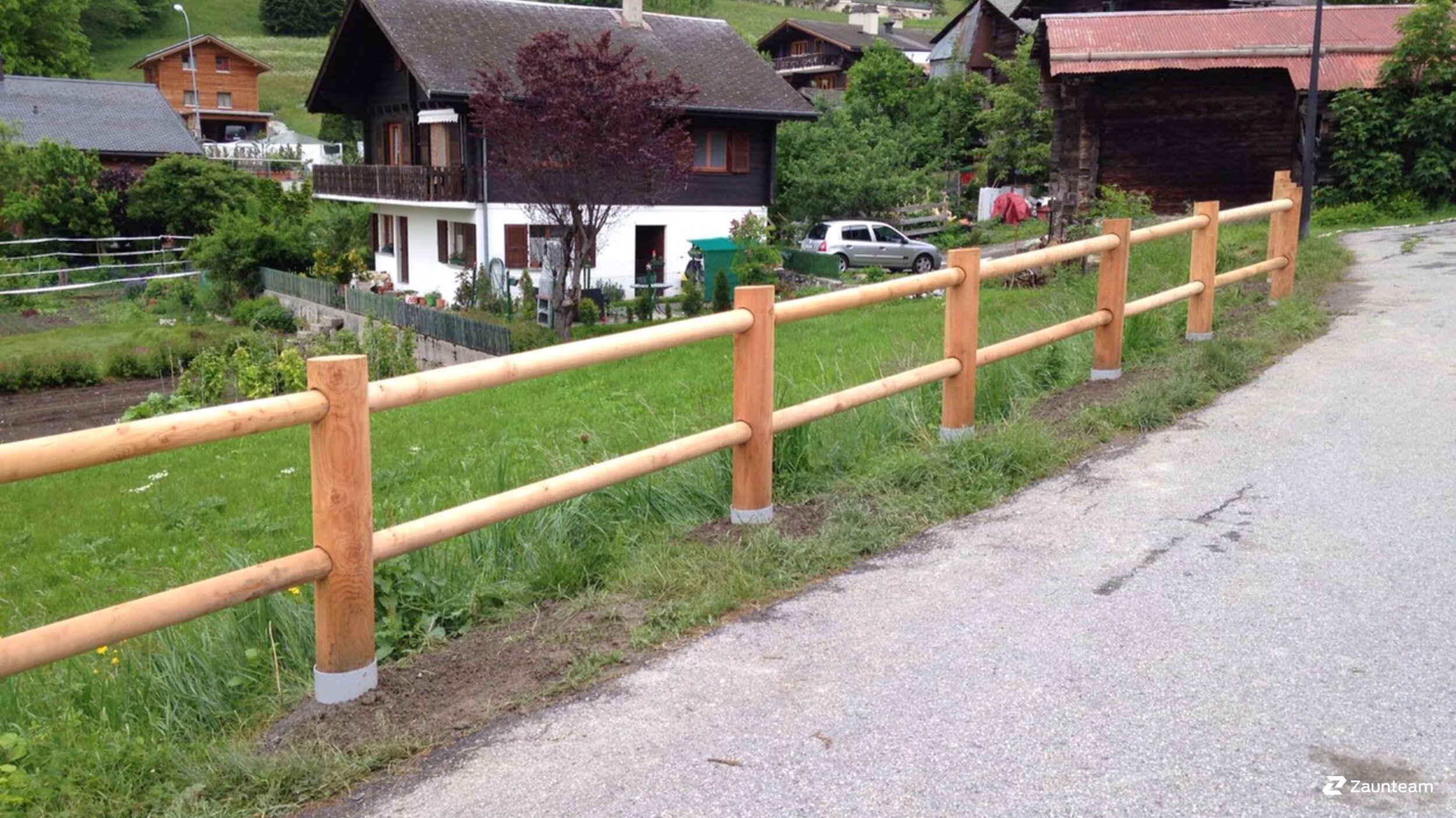 Holzzäune aus dem 2016 in 3953 Inden Schweiz von Zaunteam Wallis / Swissclôture Valais.