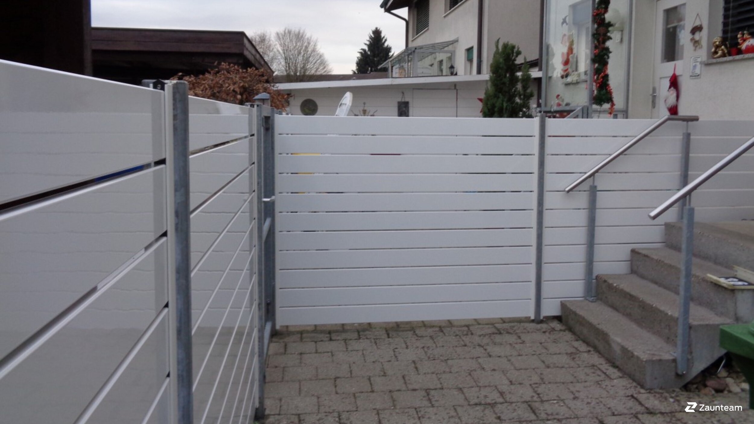 Protection brise-vue en aluminium de 2018 à 4552 Derendingen Suisse de Zaunteam Mittelland GmbH.