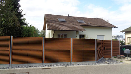 Clôture anti-bruit de 2018 à 4553 Subingen Suisse de Zaunteam Mittelland GmbH.