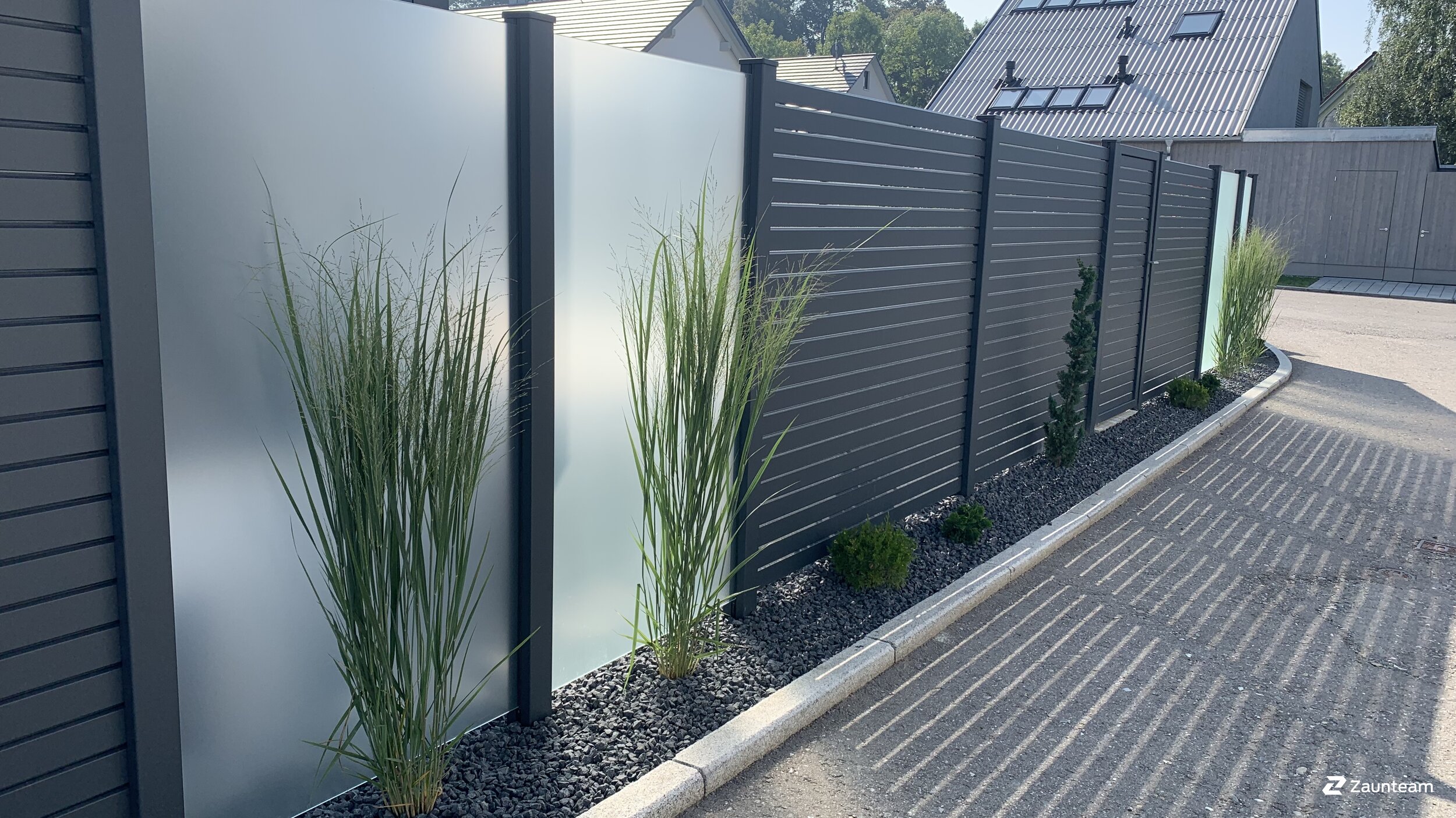 Zaunteam Alu Systemprofil mit Sonderprofilfüllung mit