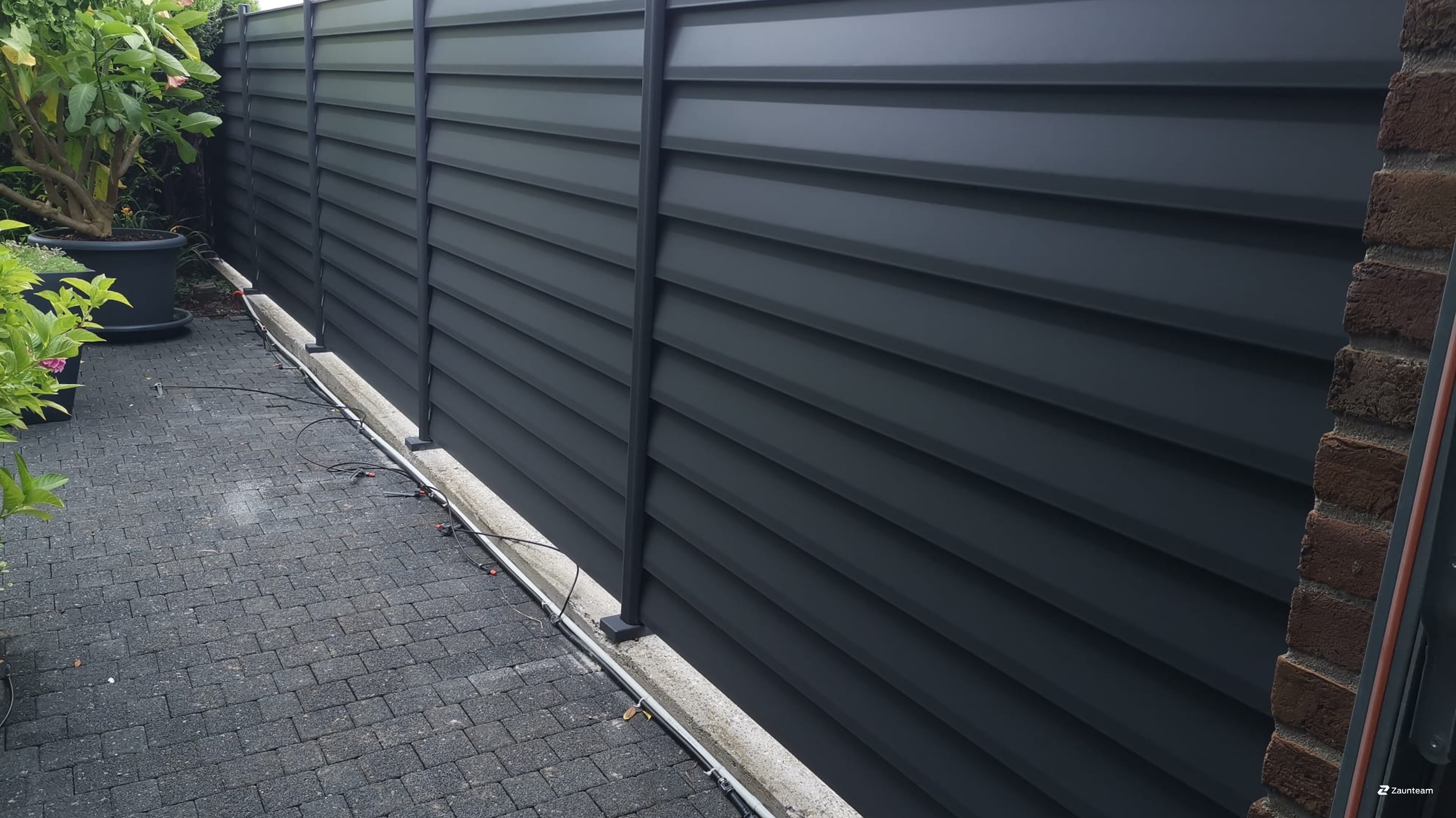 sichtschutz-aus-aluminium-von-zaunteam
