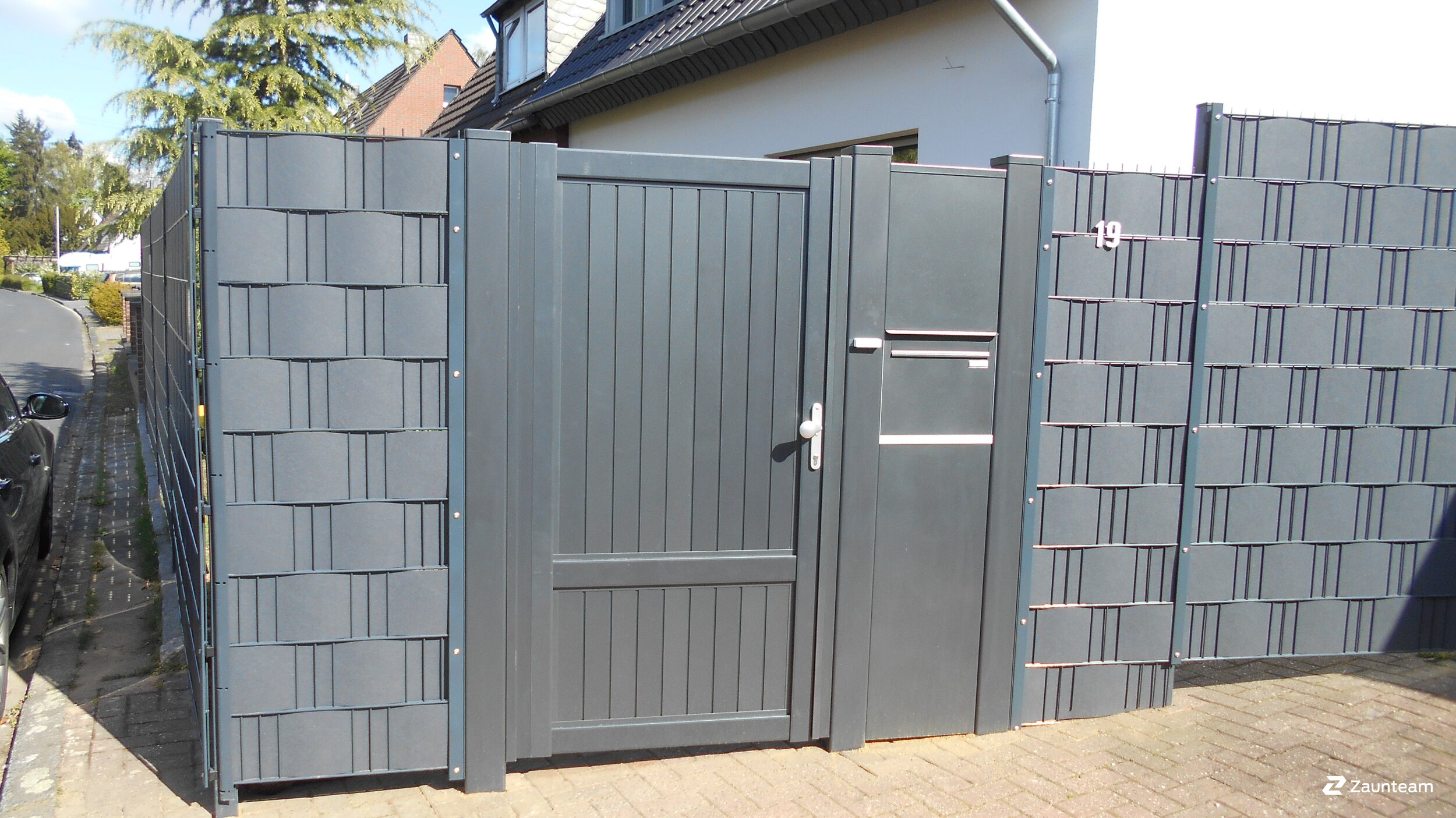 Eingangstor aus Aluminium