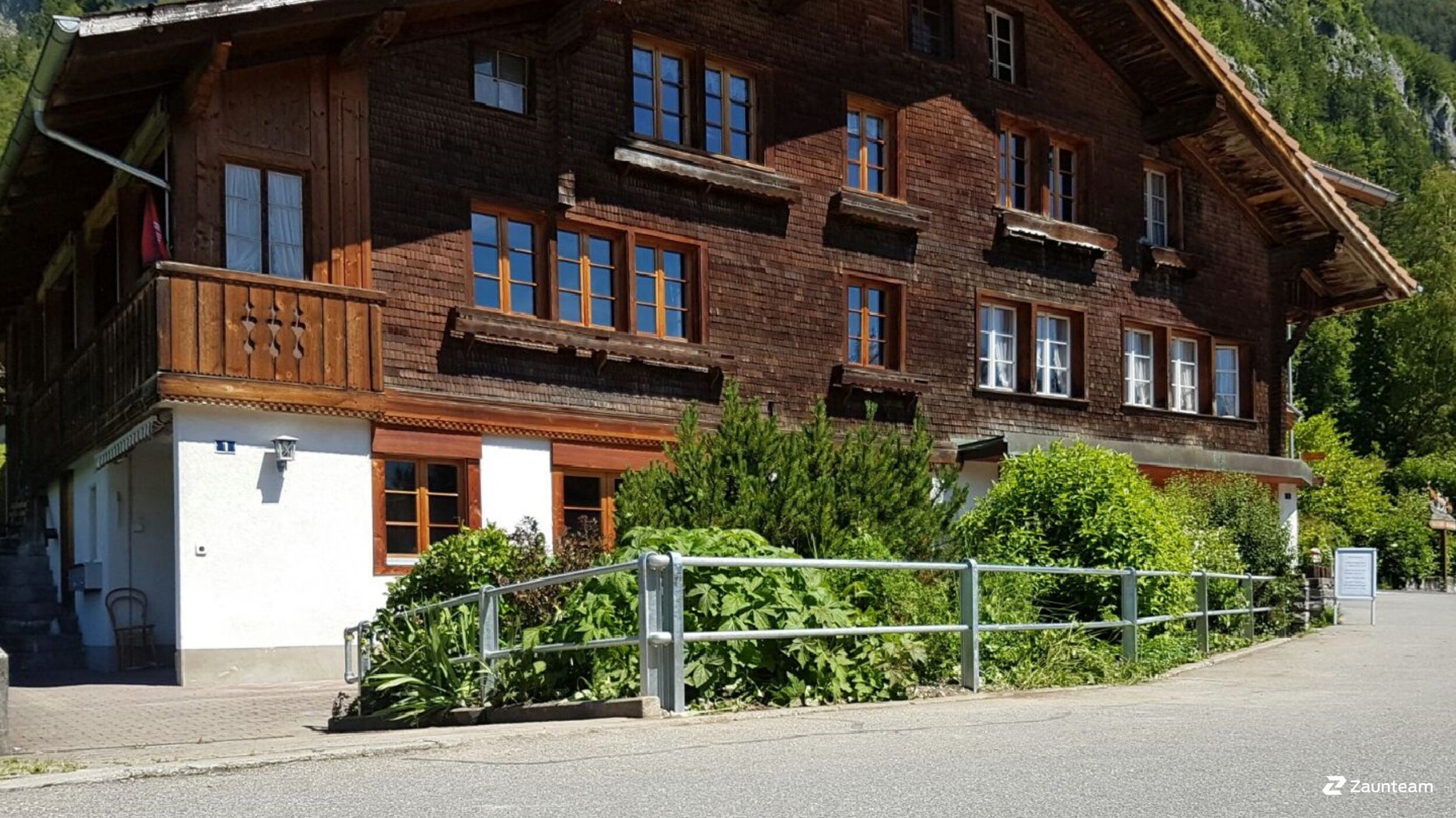 Wegzäune aus dem 2016 in 3855 Schwanden, Brienz Schweiz von Zaunteam Berner Oberland.