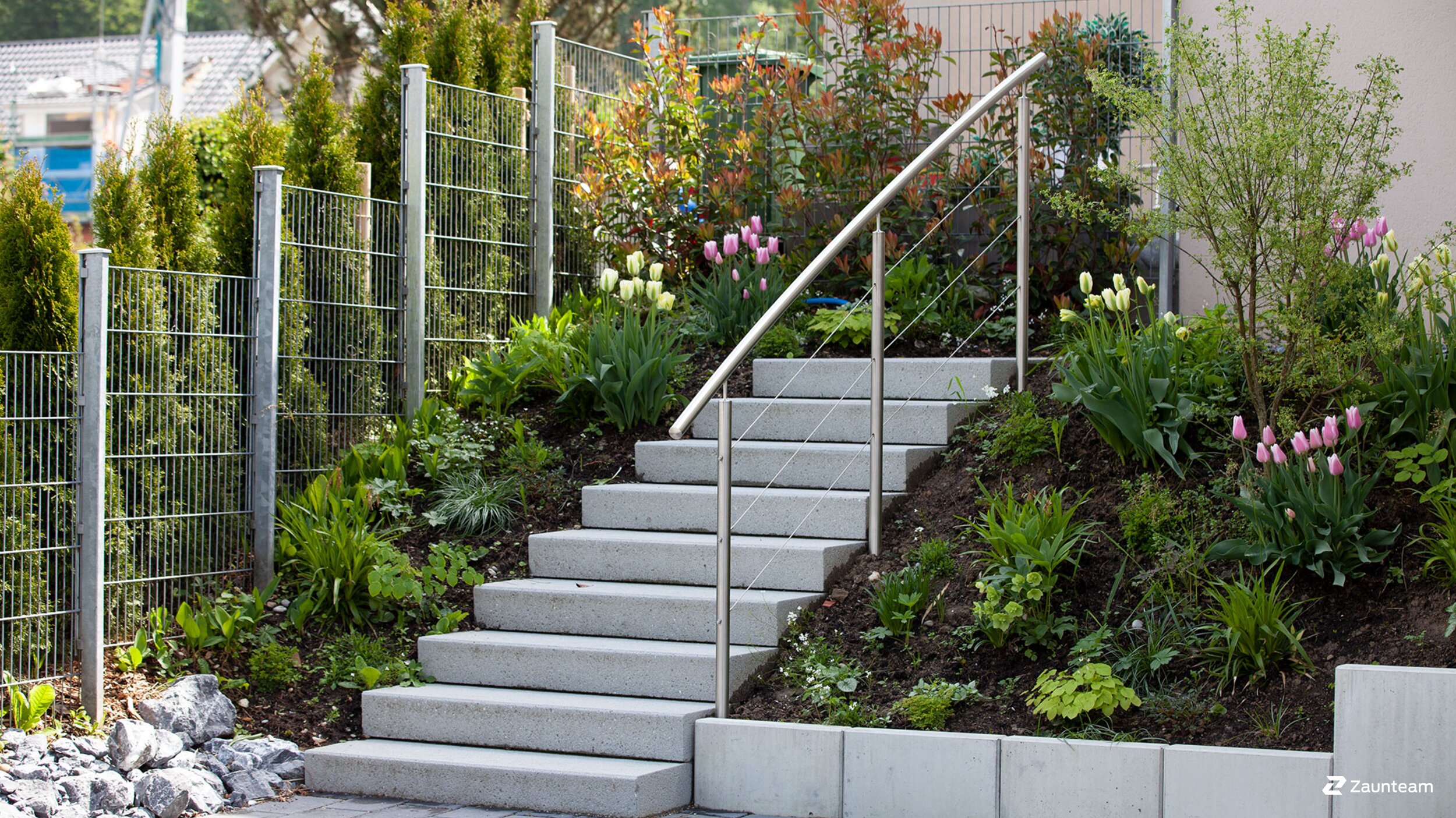Handläufe und Geländer dienen als Absicherung für den Garten, Balkone, Terrassen und Treppenaufgänge und Abgänge. | © Zaunteam